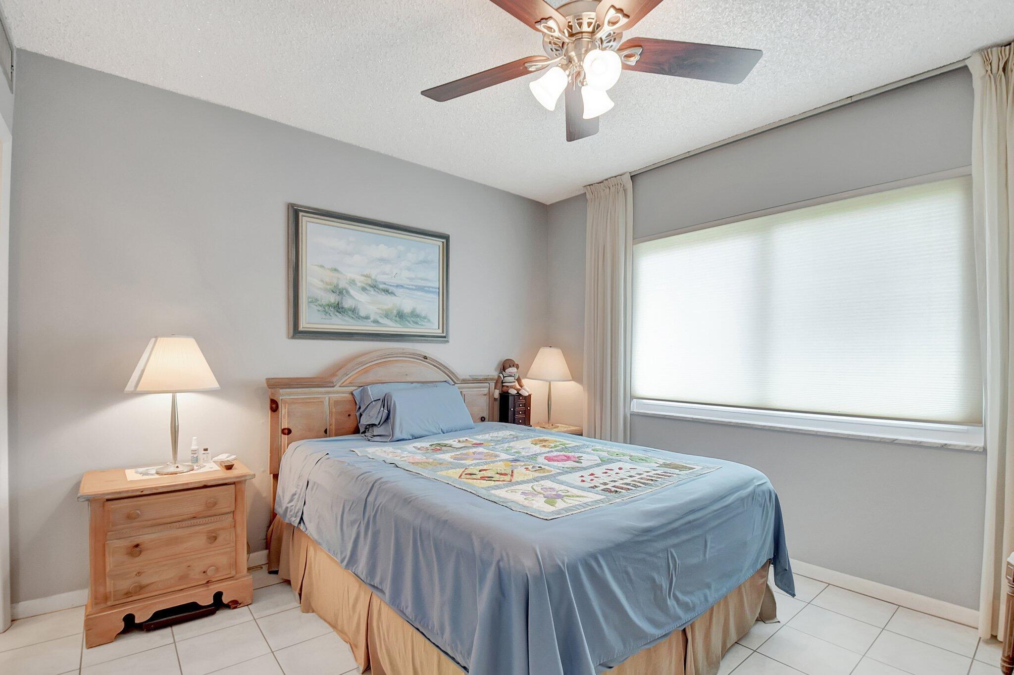 1112 Lake Terrace 203
