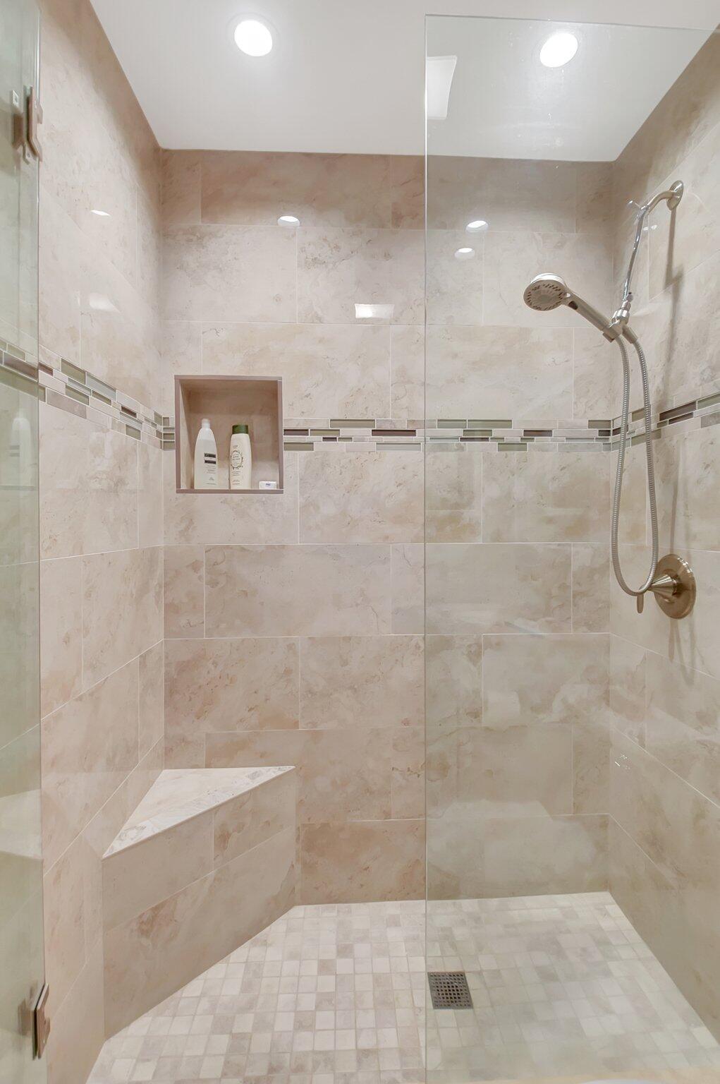1112 Lake Terrace 203