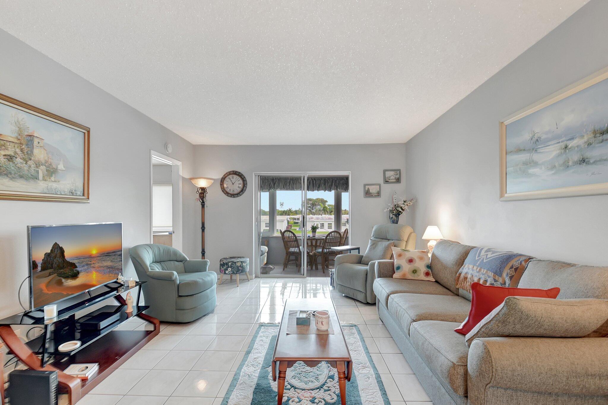 1112 Lake Terrace 203