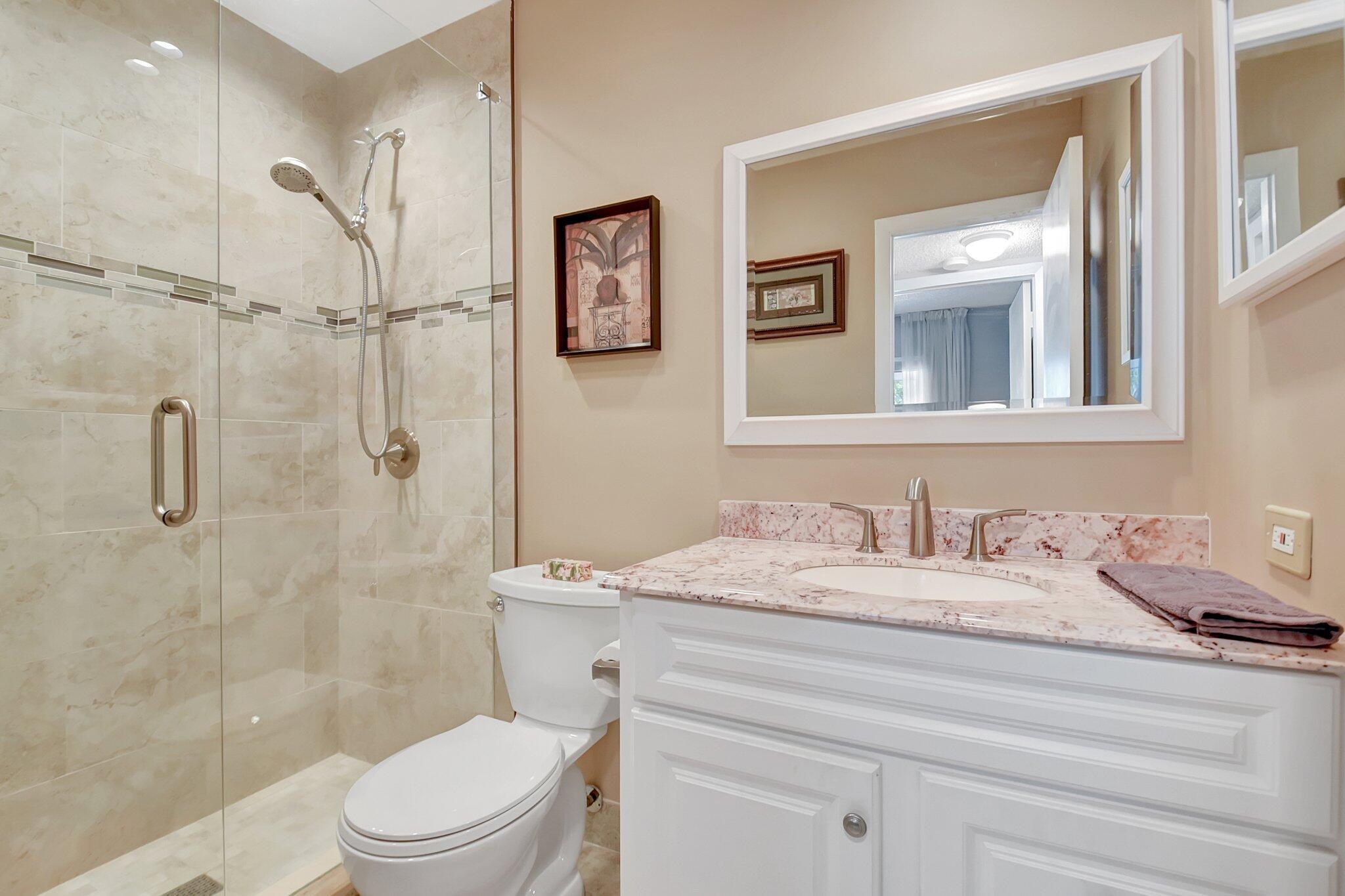 1112 Lake Terrace 203