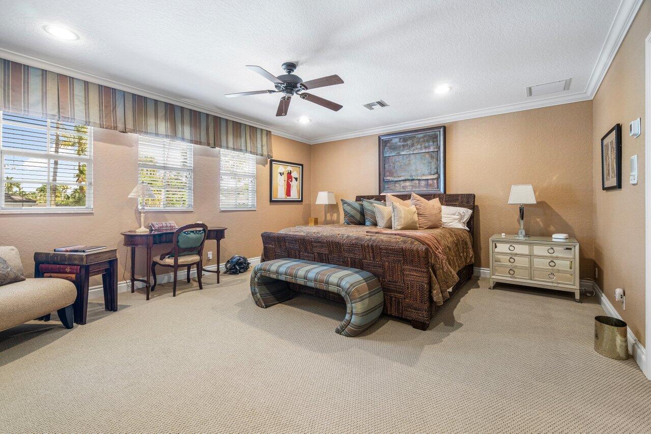 6473 Enclave Way
