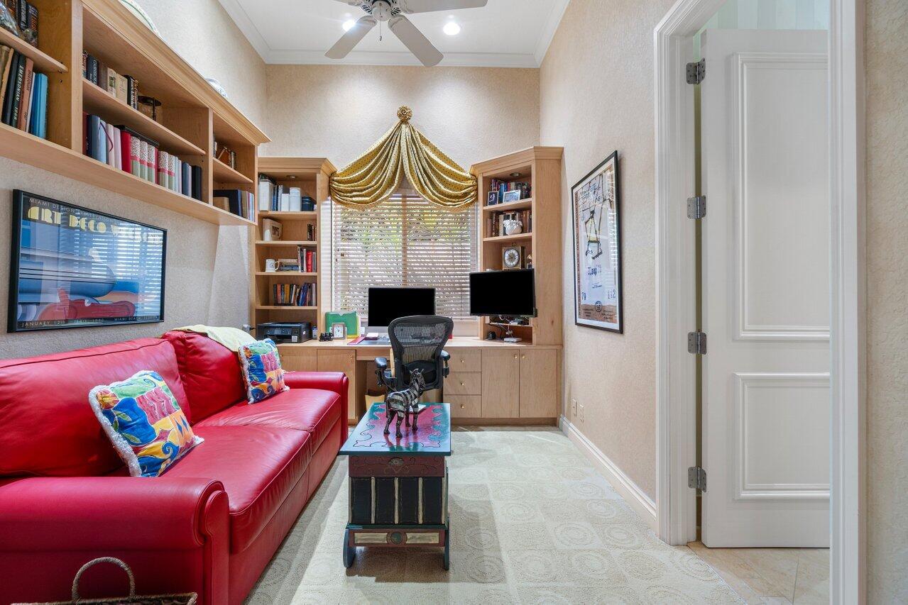 6473 Enclave Way