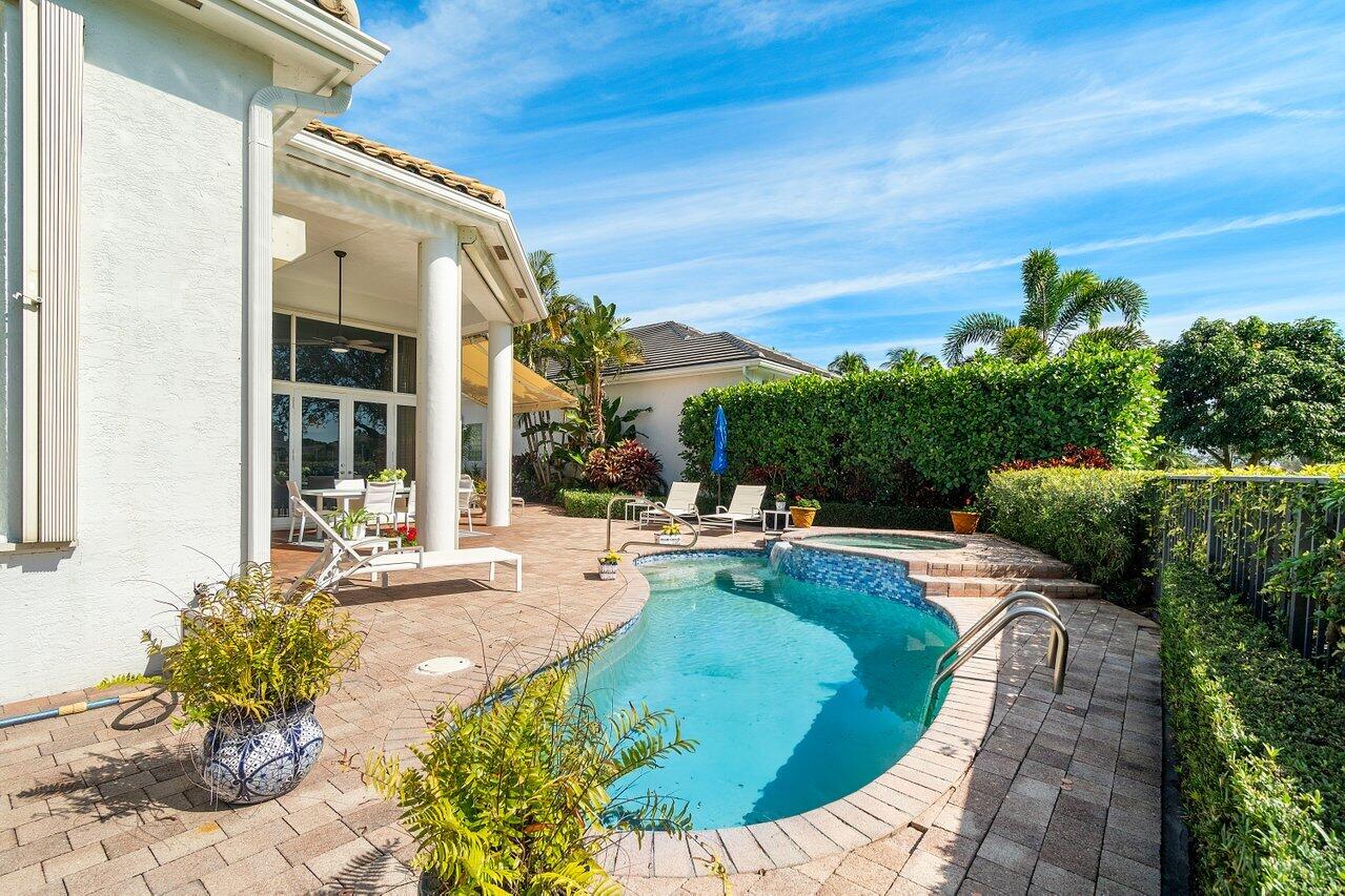 6473 Enclave Way