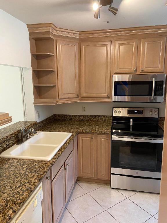 3000 SW 21st Terrace 321b