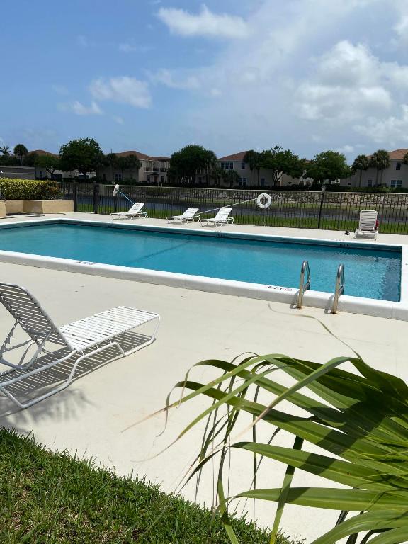 3000 SW 21st Terrace 321b