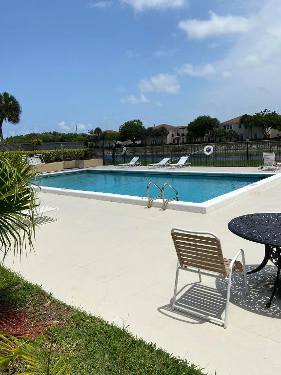 3000 SW 21st Terrace 321b