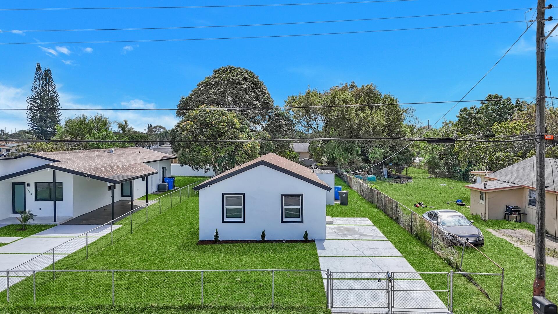4412 SW 23rd Street