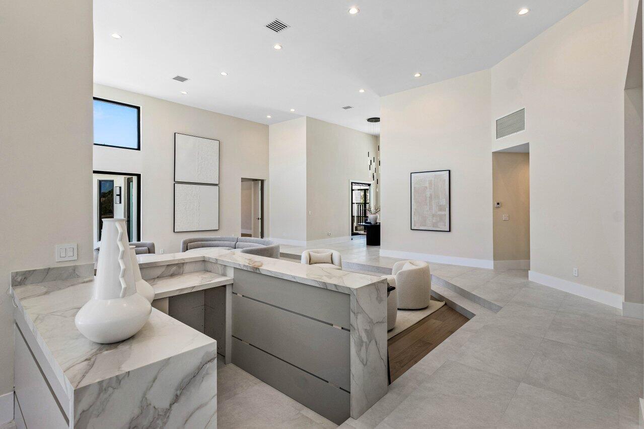 4260 Bocaire Boulevard