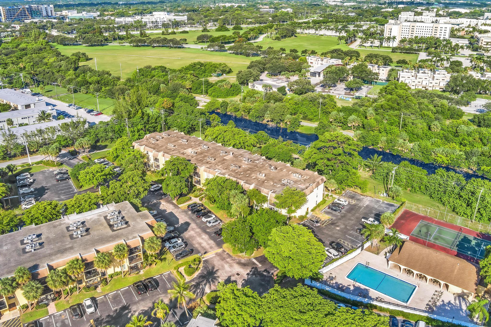 450 NW 20th Street 312