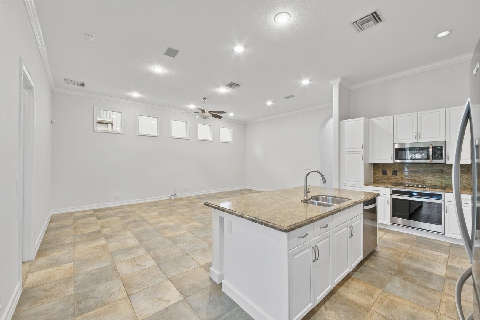 12520 NW 79th Manor