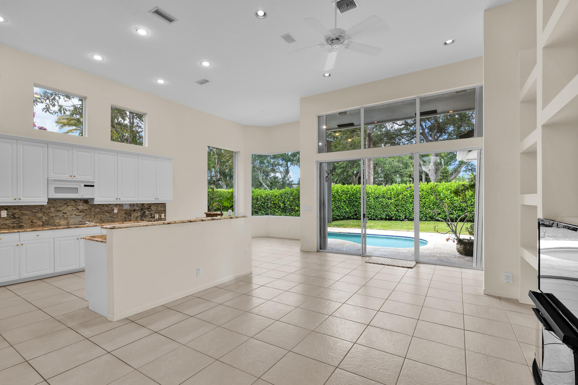 4132 NW 55th Place