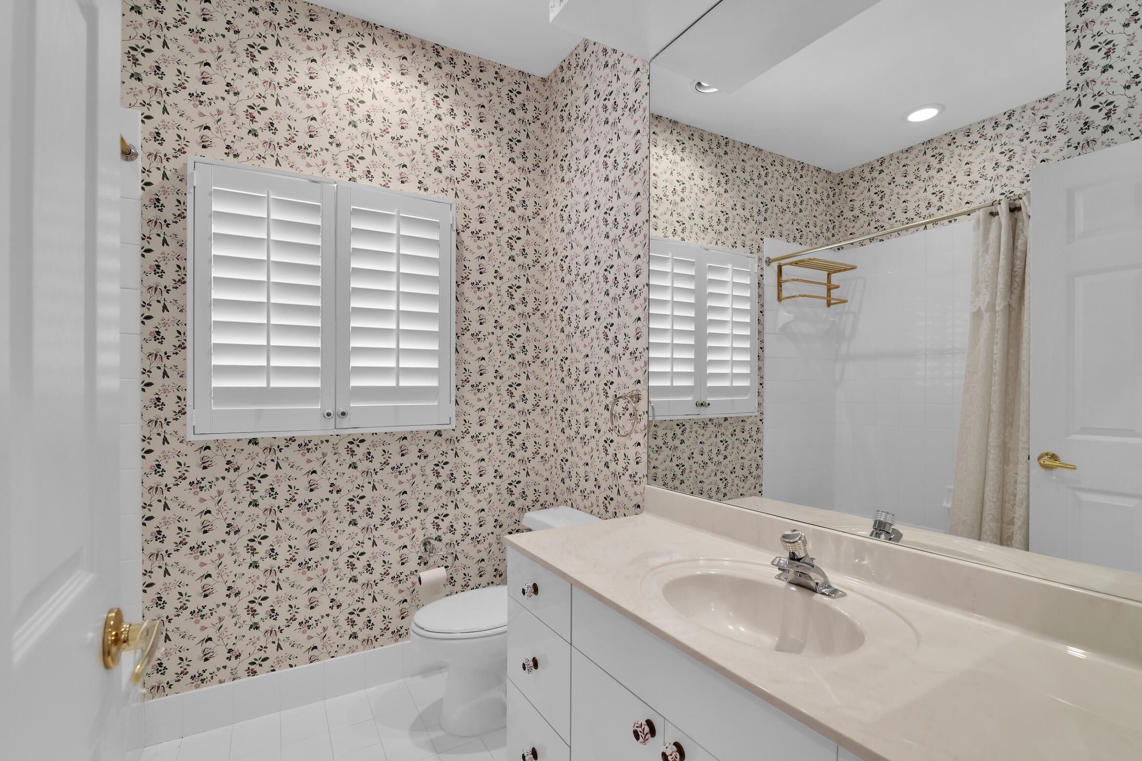 4132 NW 55th Place
