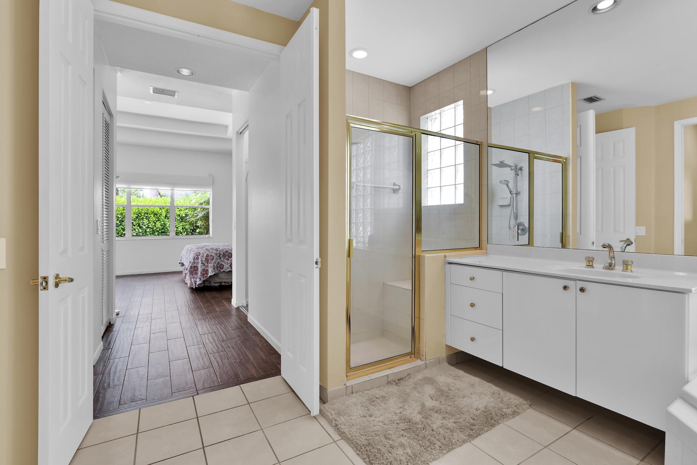4132 NW 55th Place