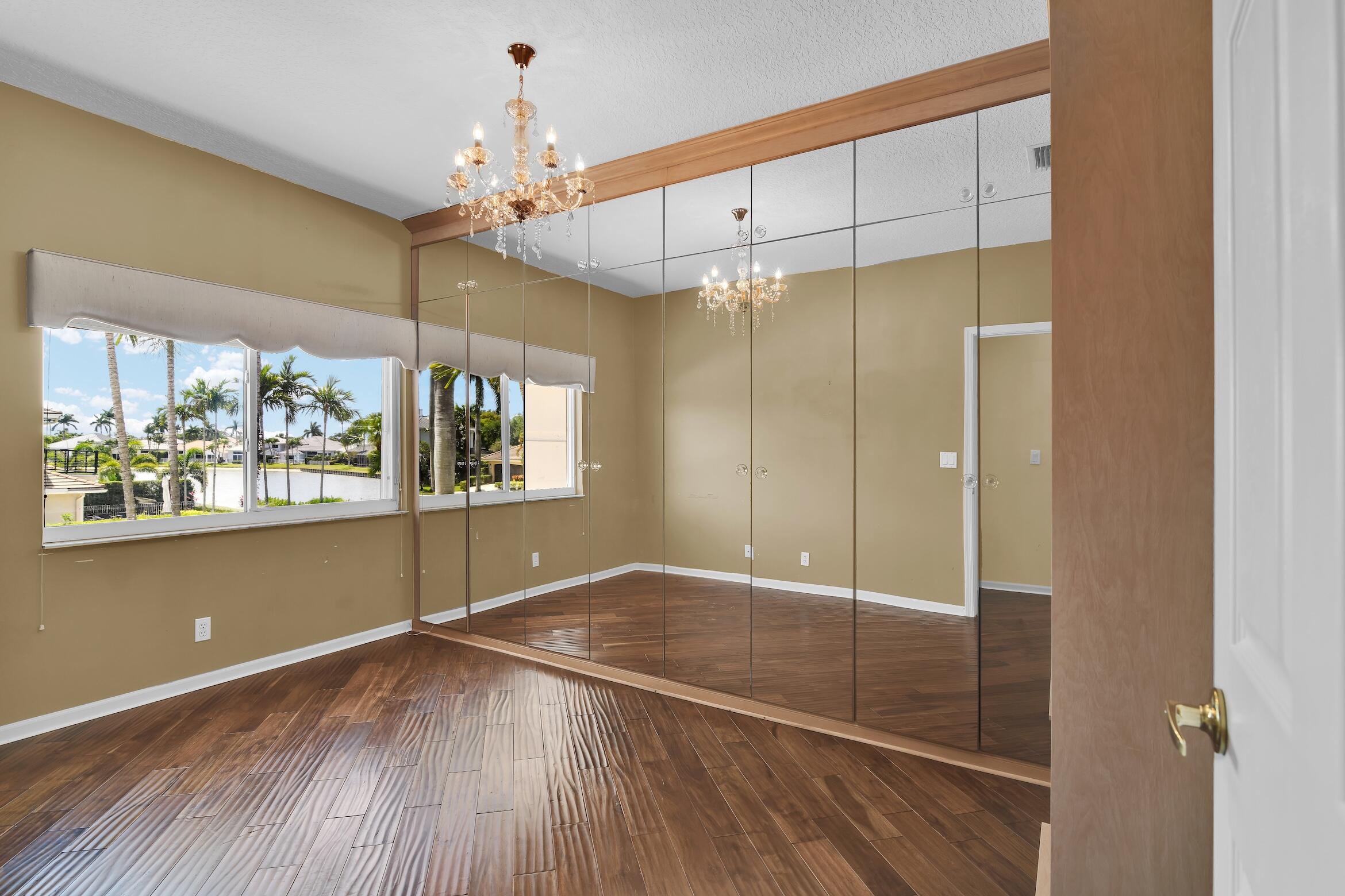 4132 NW 55th Place