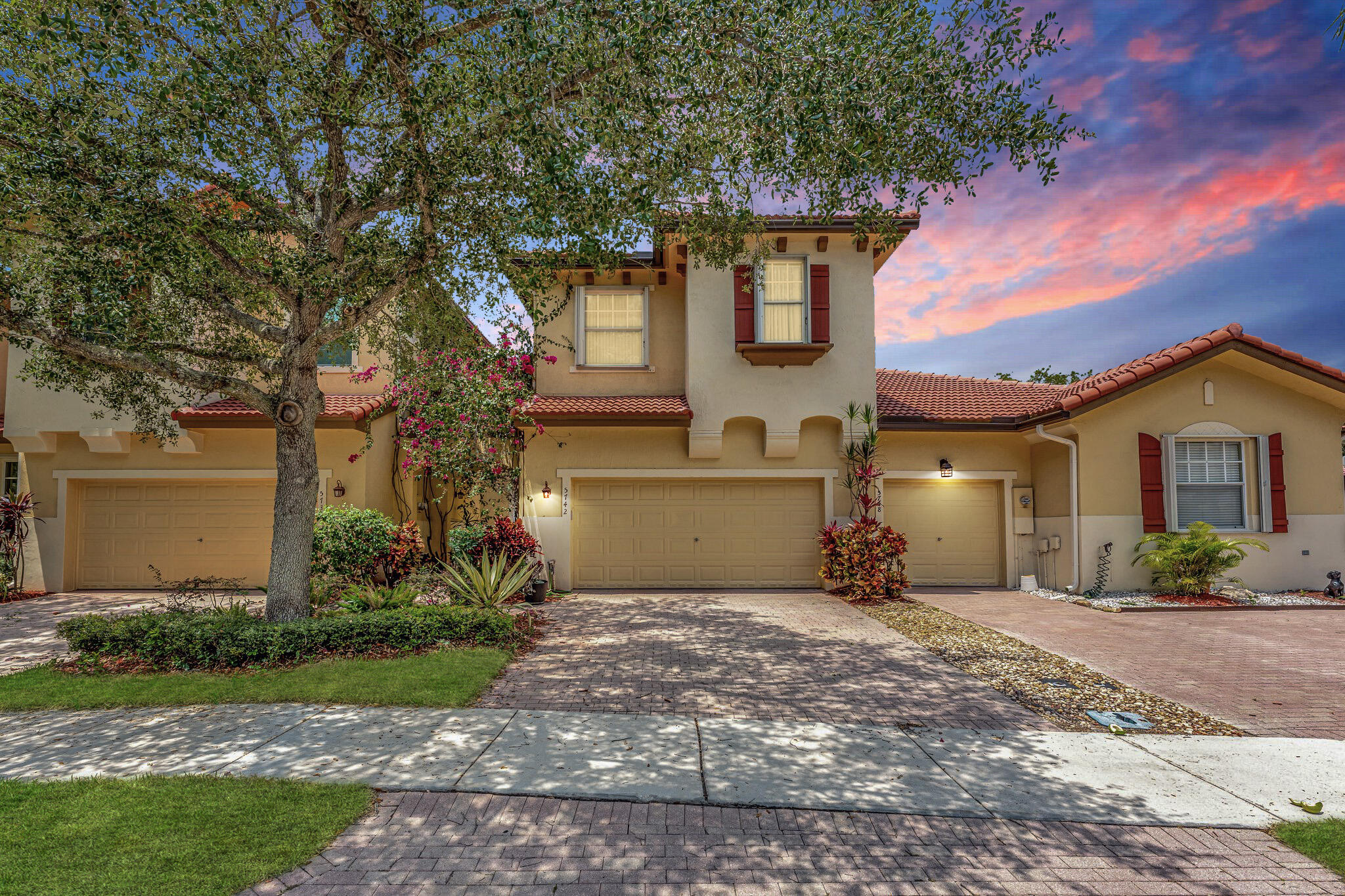 5742 NW 119th Terrace