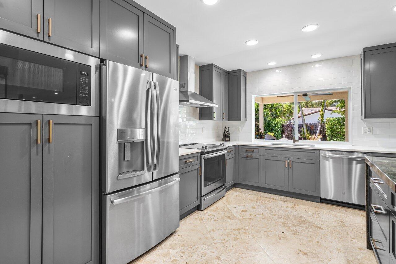 1935 SW 7th Court