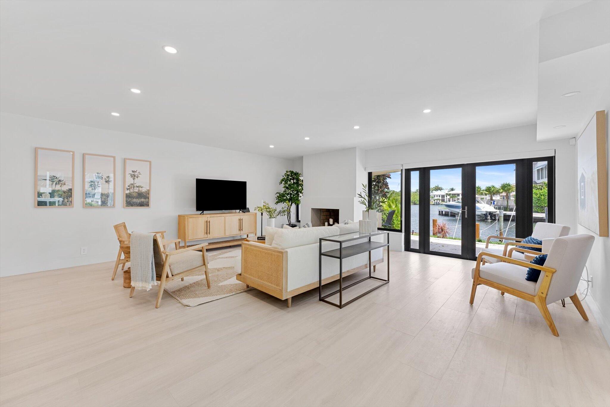 1013 Bel Air Drive 1