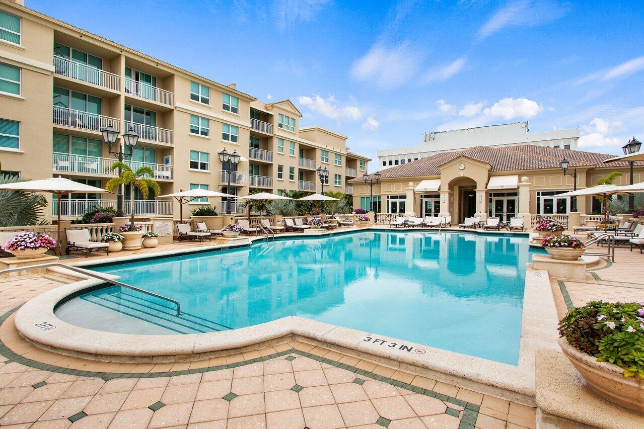 99 SE Mizner Boulevard Ph 37