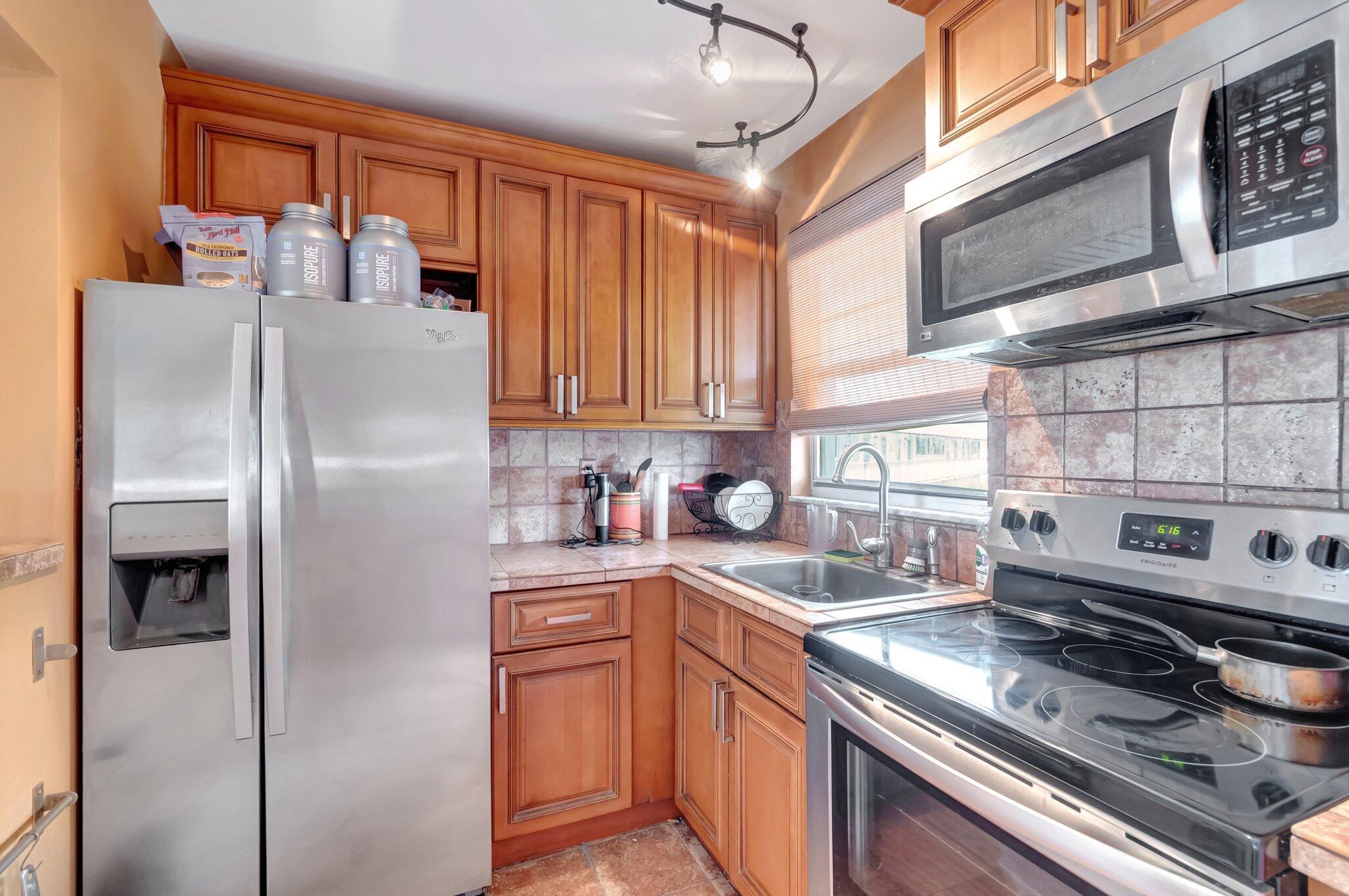 1112 Lake Terrace 207