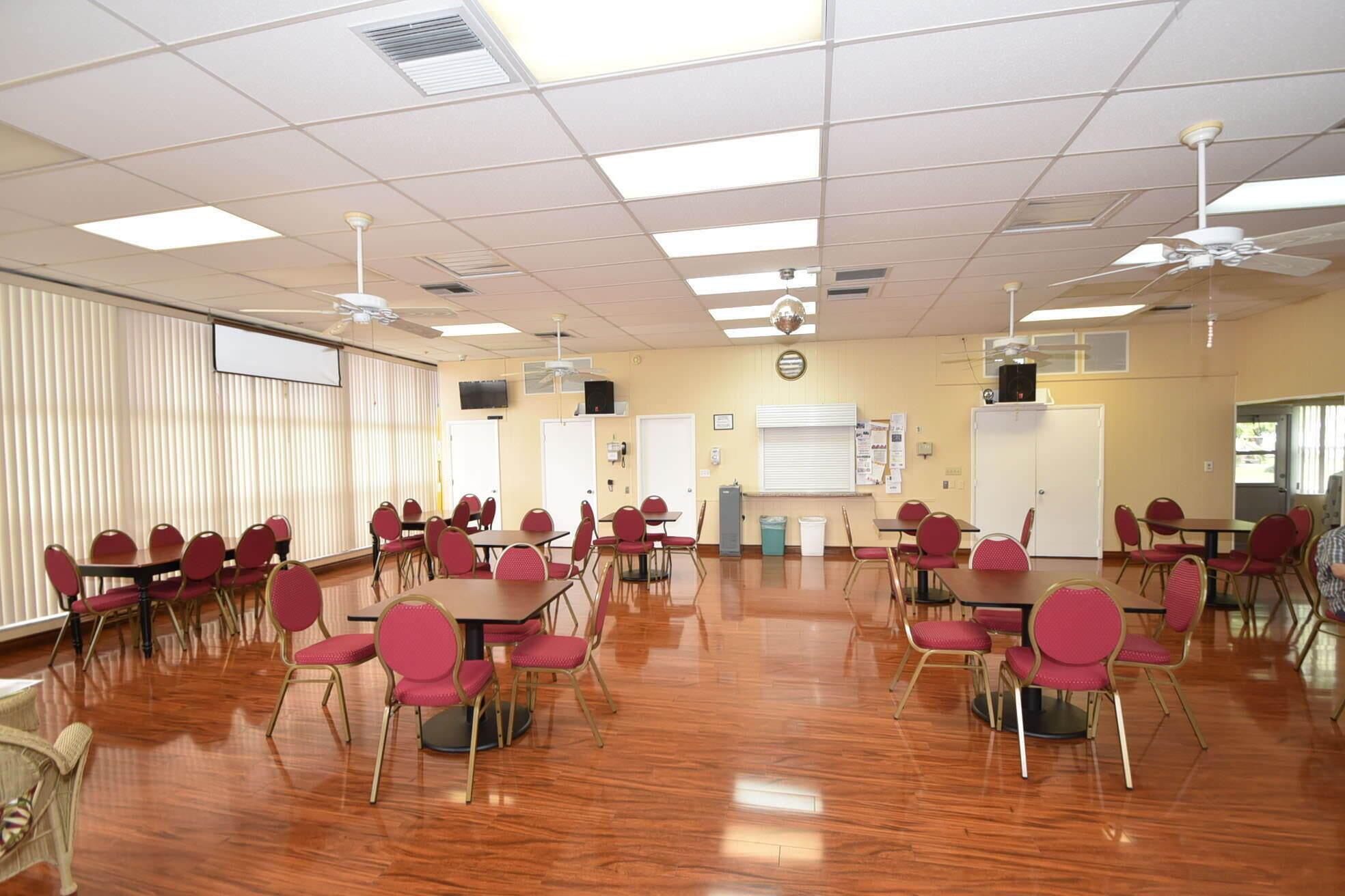 1112 Lake Terrace 207