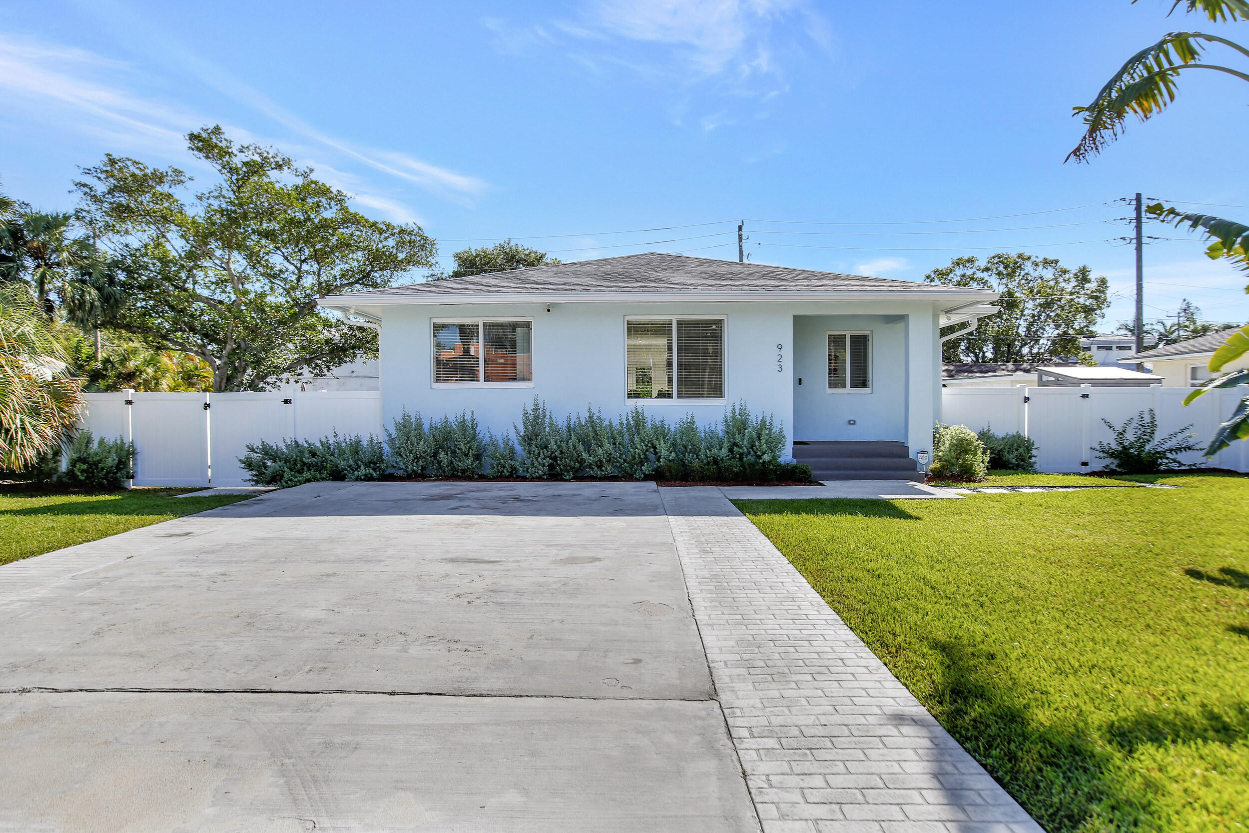 923 SE 4th Avenue