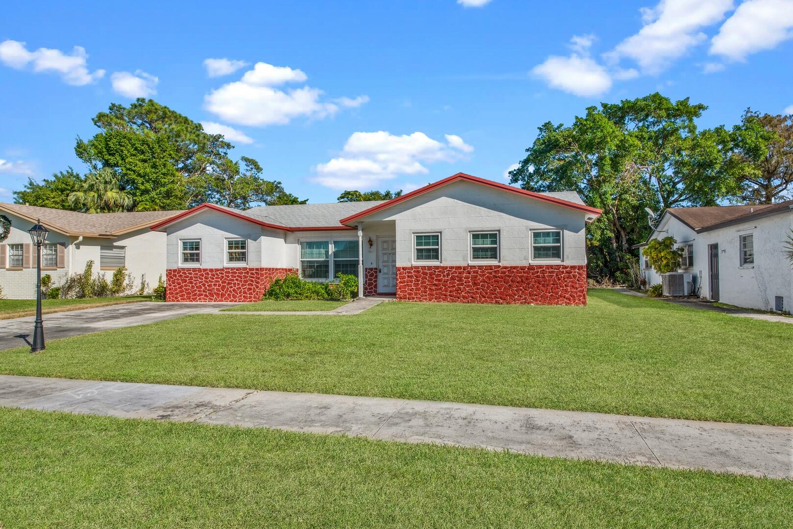 22602 SW 54th Way