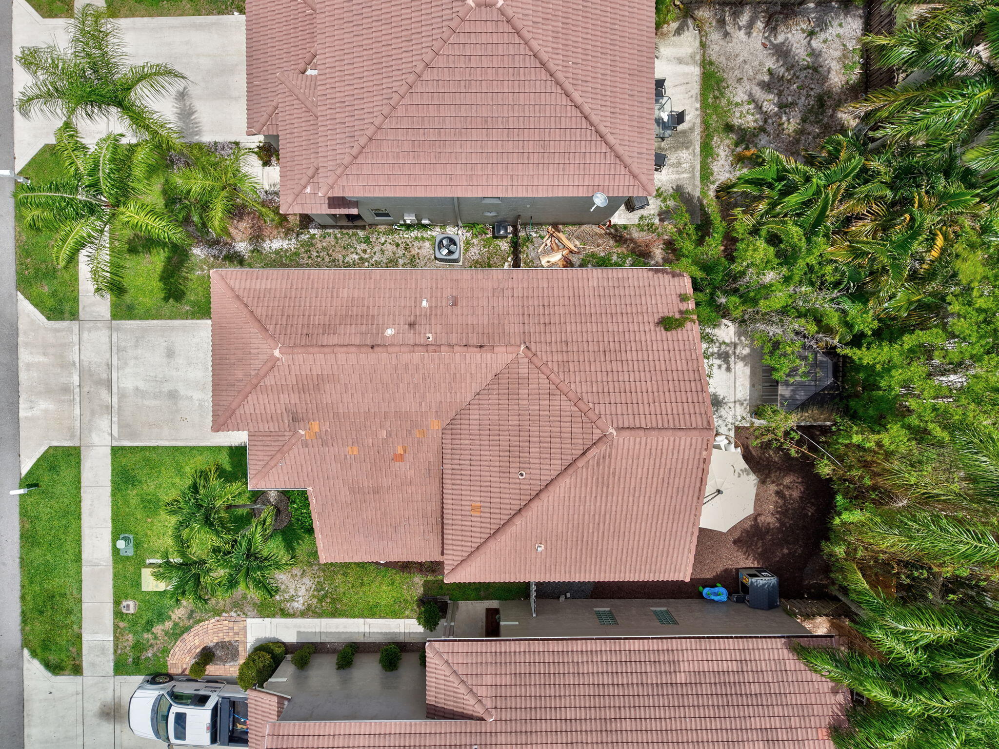 7989 Lakewood Cove Court