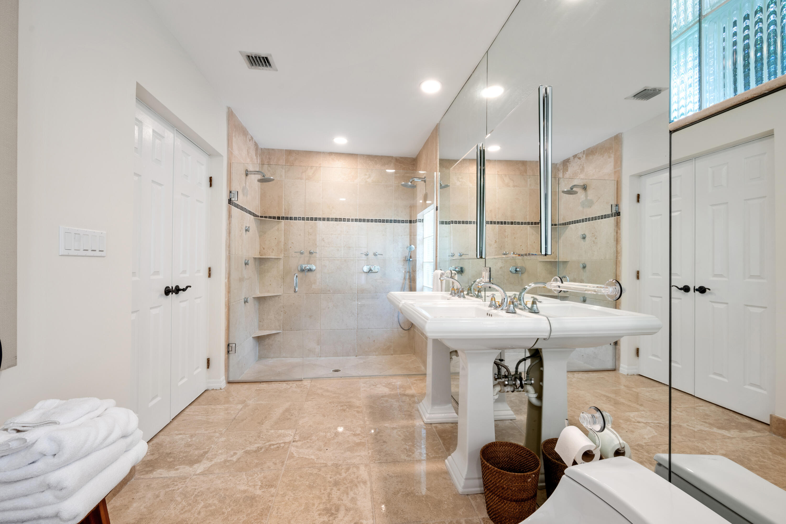 330 SE 7th Avenue