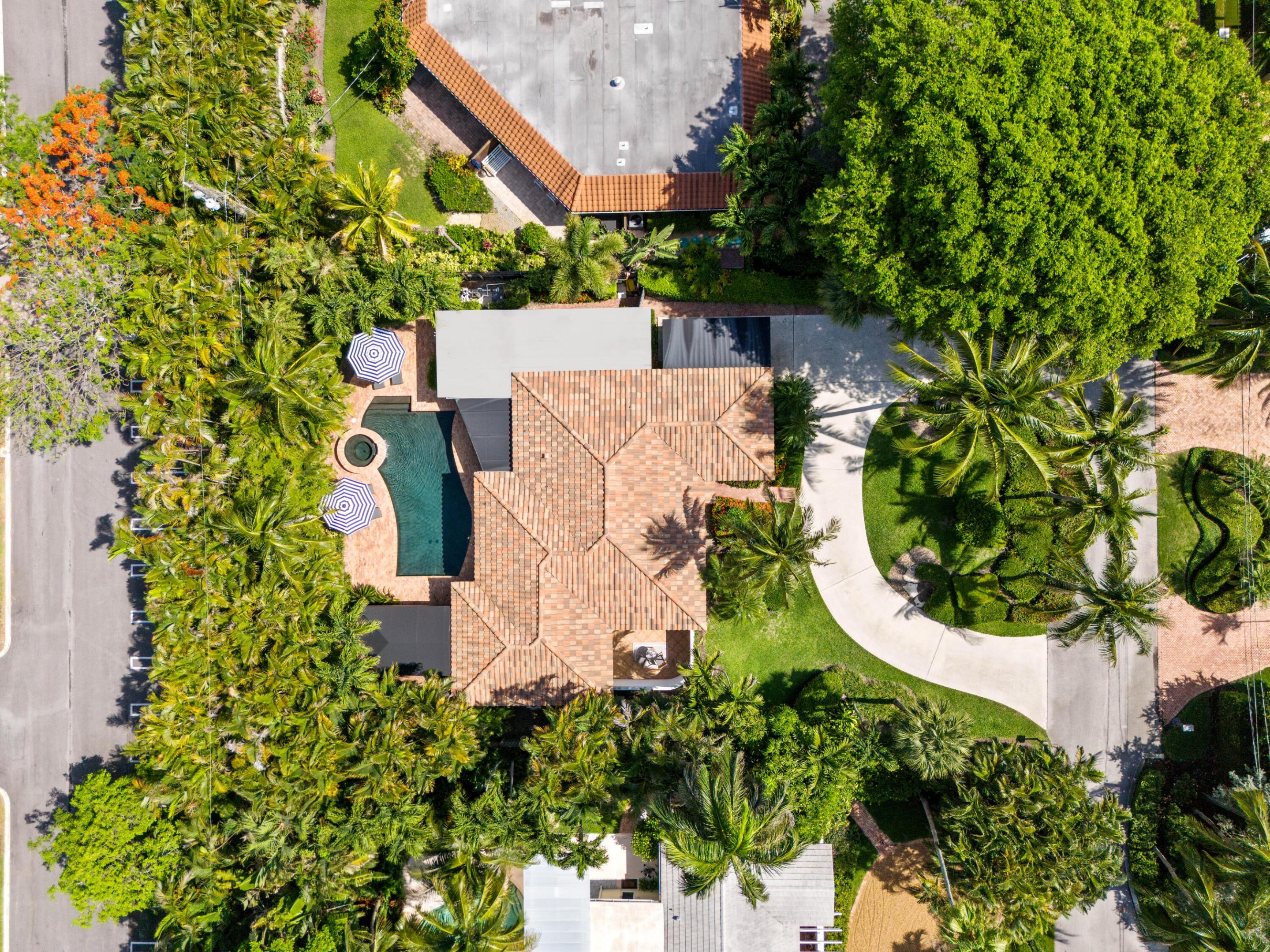 330 SE 7th Avenue