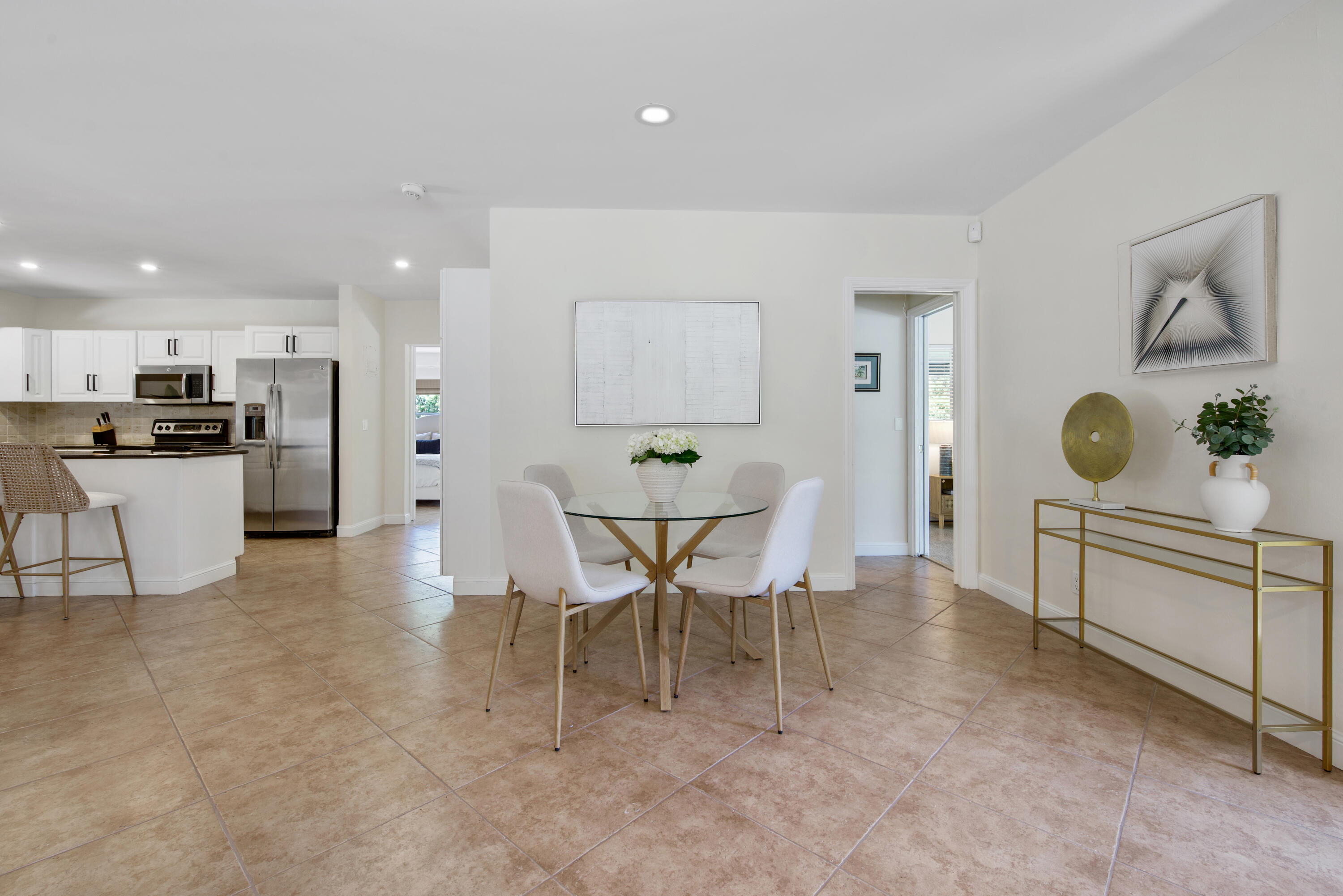 330 SE 7th Avenue