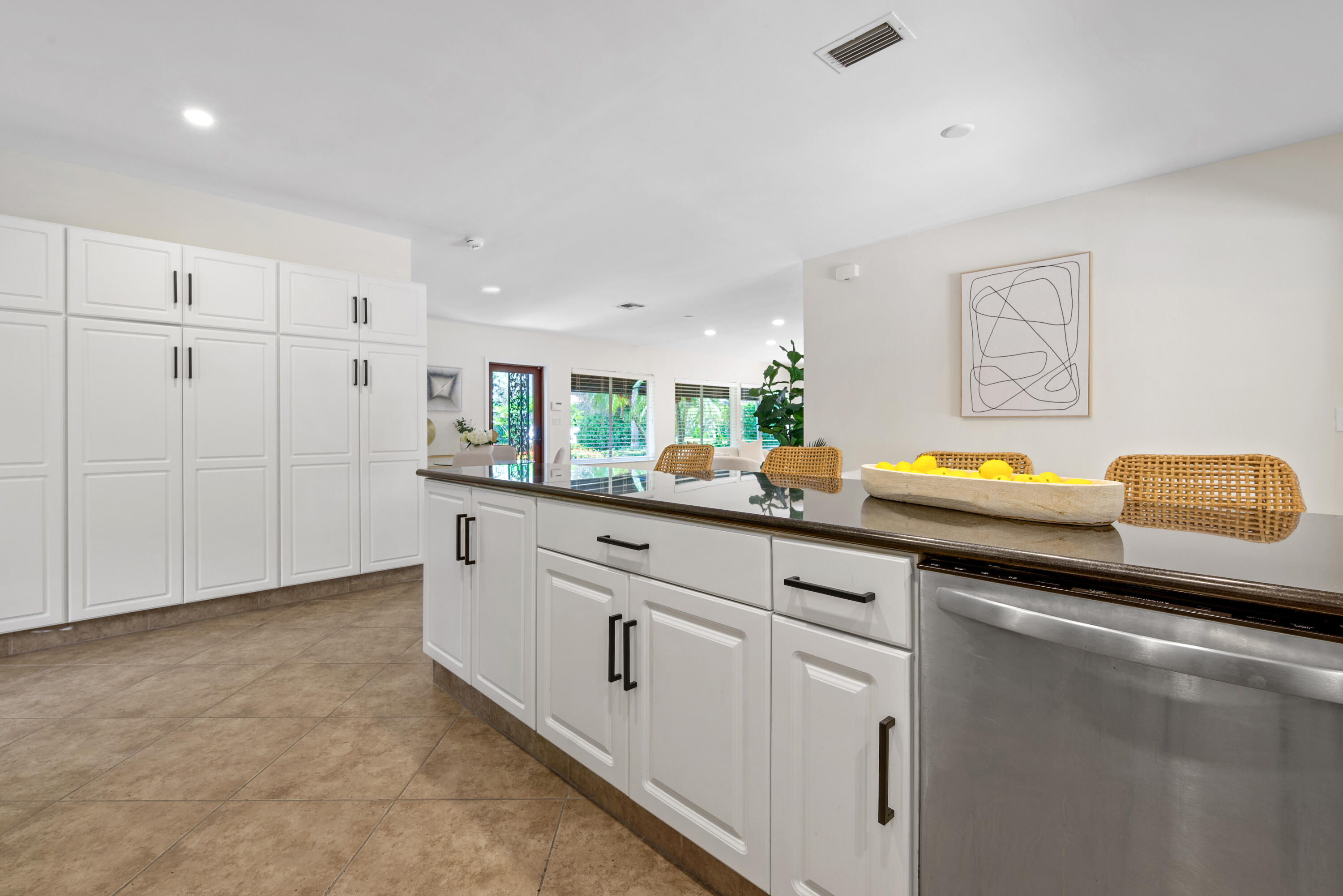 330 SE 7th Avenue