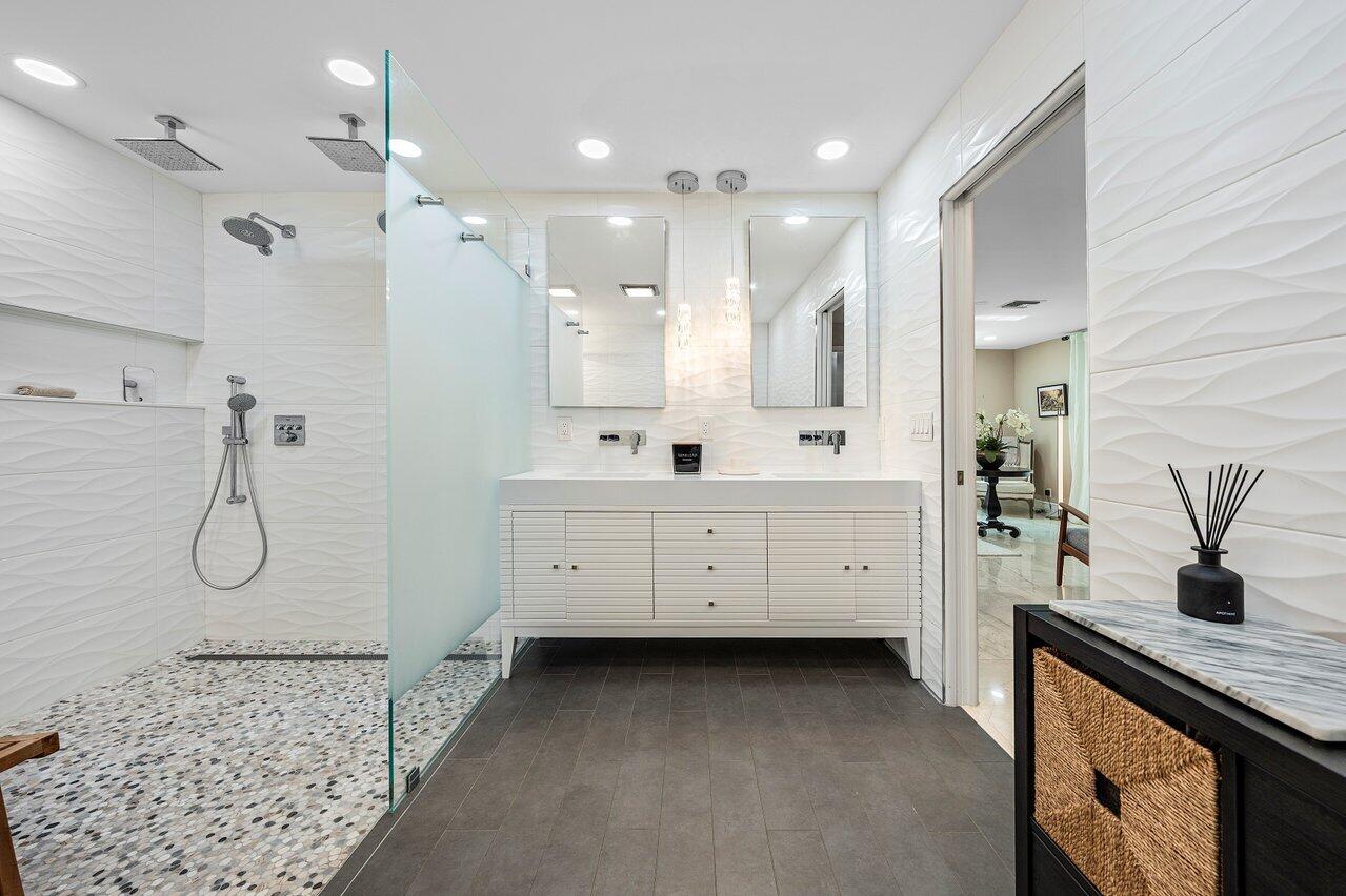 3127 Lakeview Drive