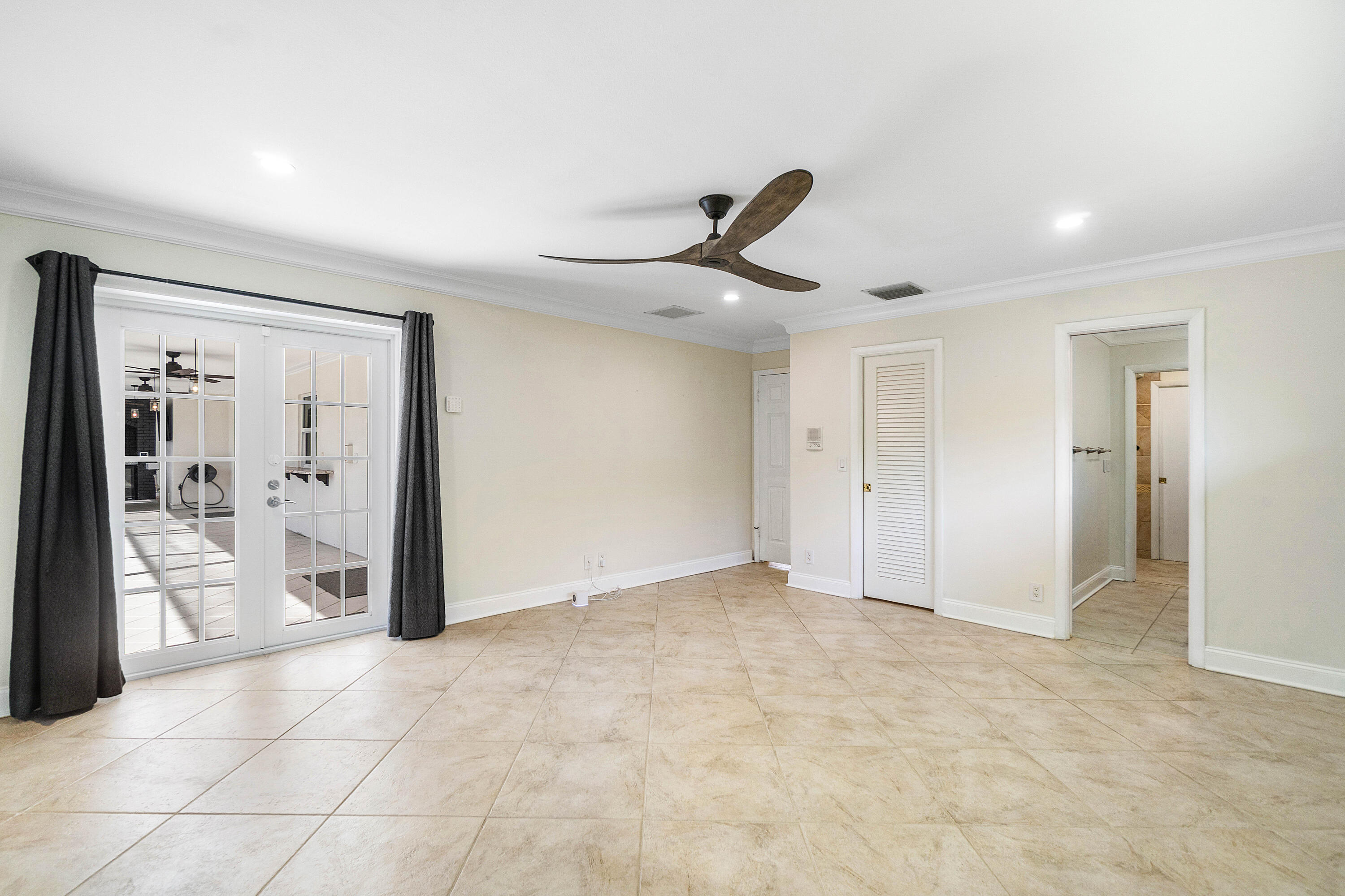 7652 Palm Road