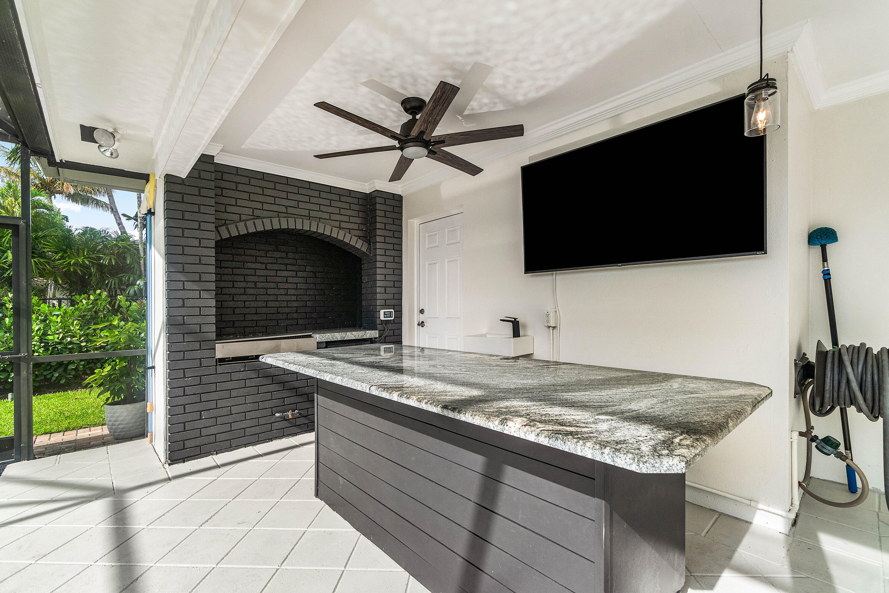 7652 Palm Road
