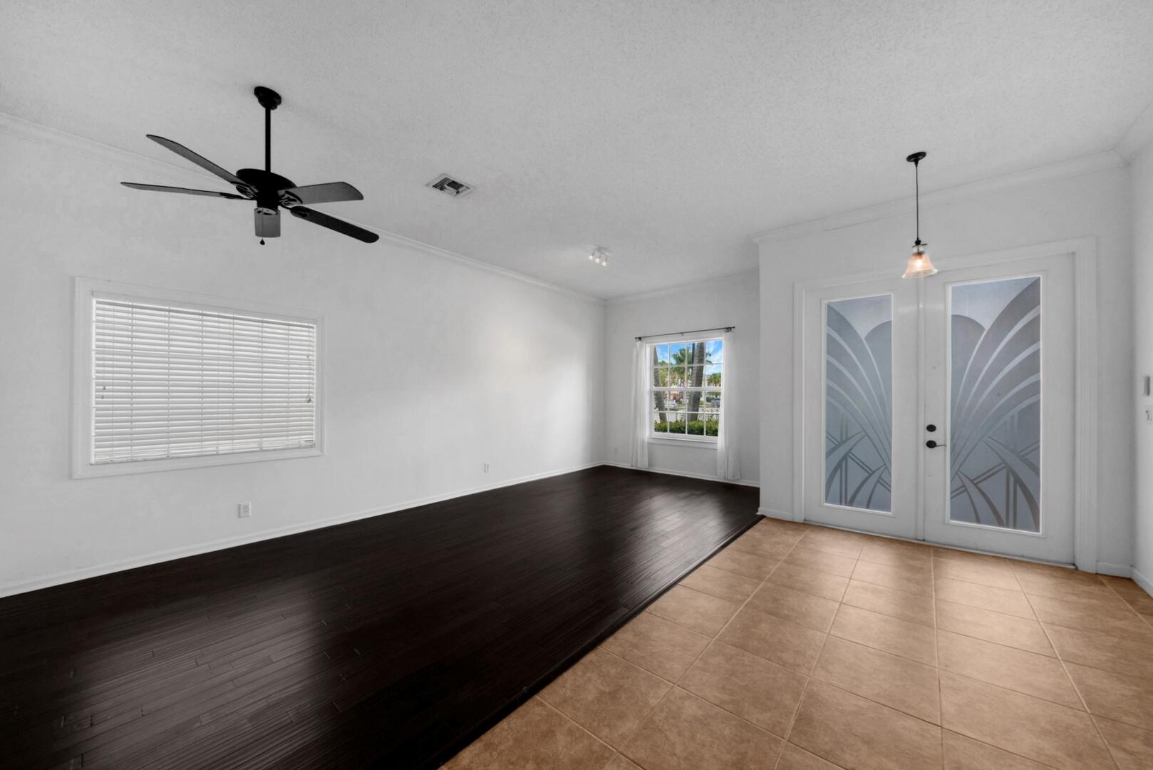 212 Kensington Way
