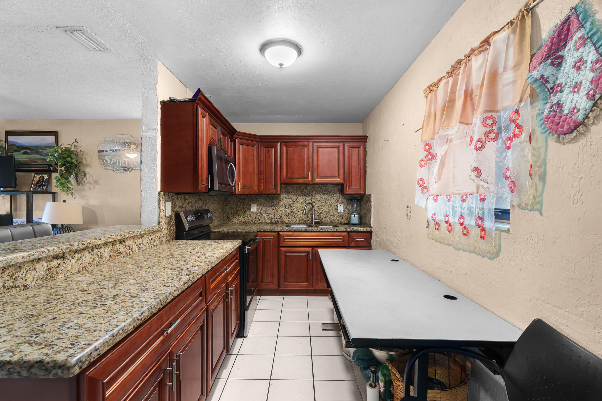 212 SW 10th Street