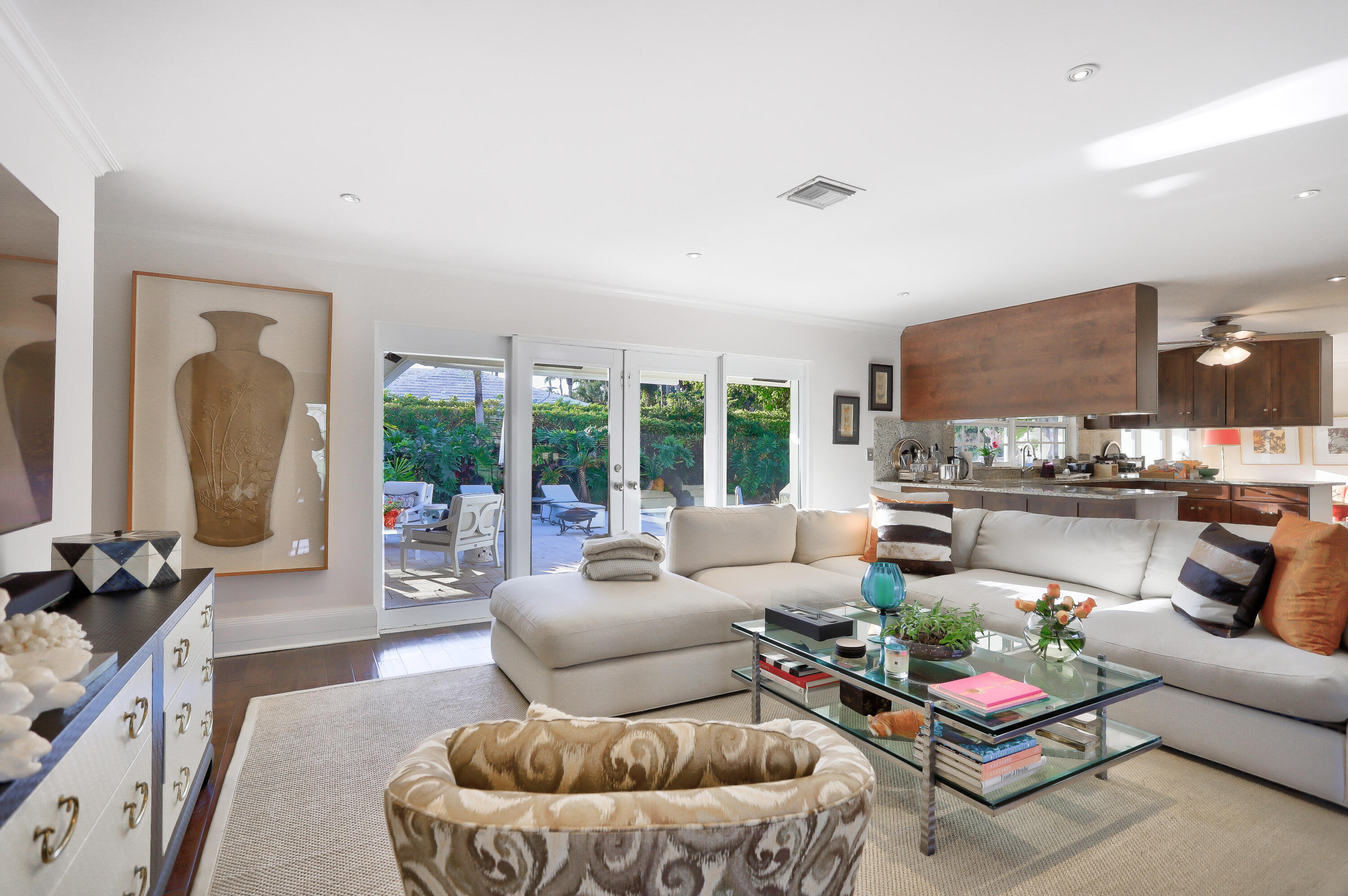 835 Canary Walk