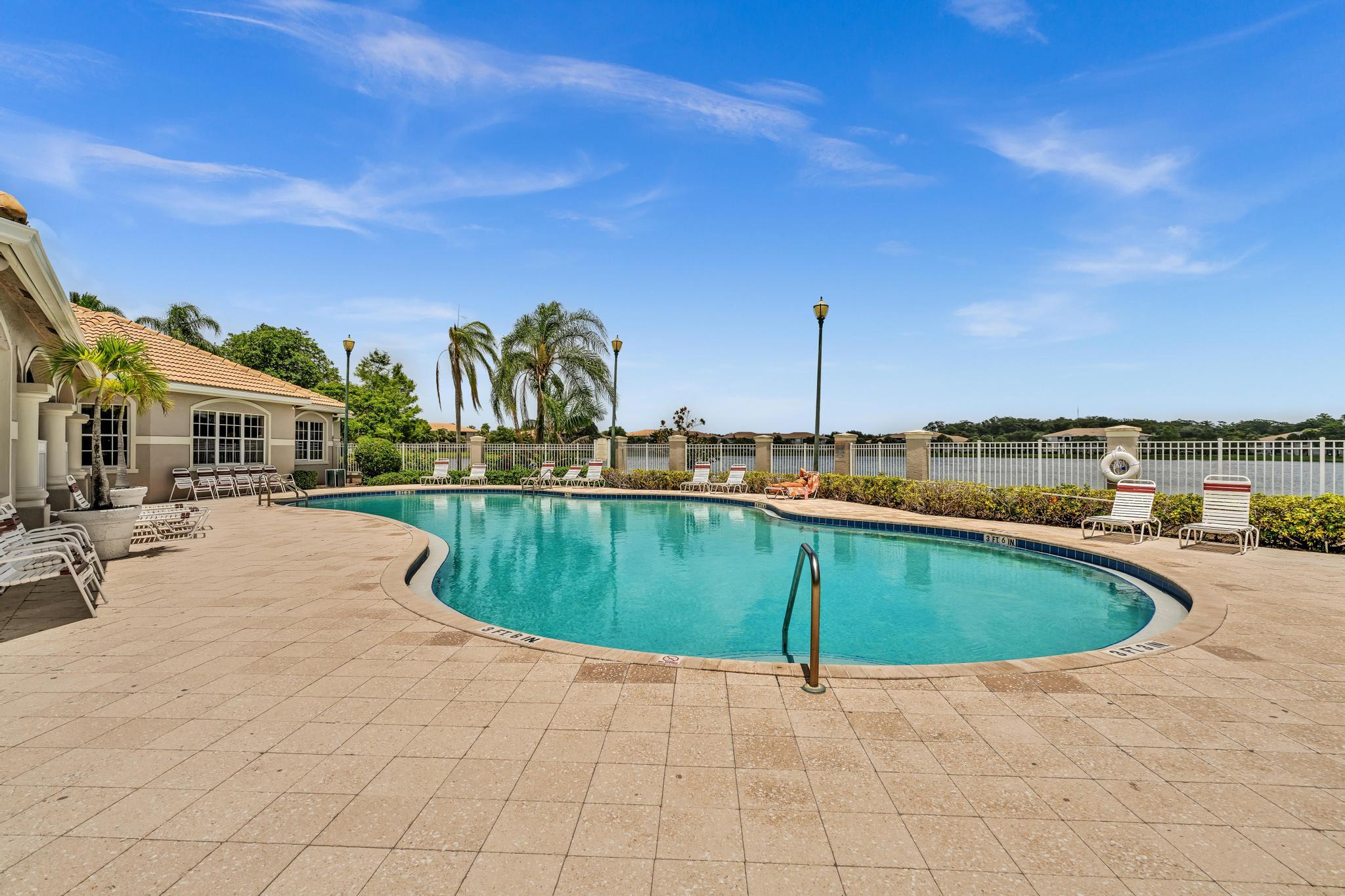 5011 Wiles Road 206