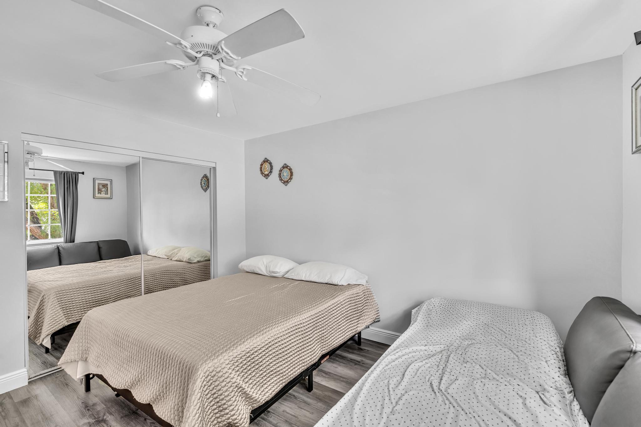 5011 Wiles Road 206