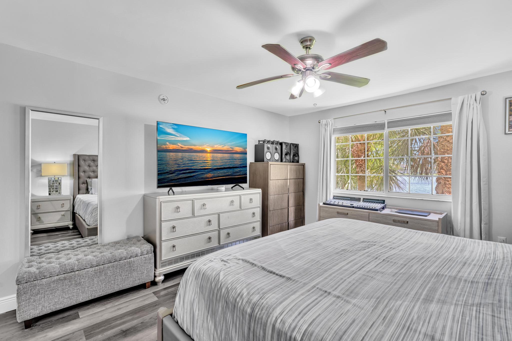 5011 Wiles Road 206