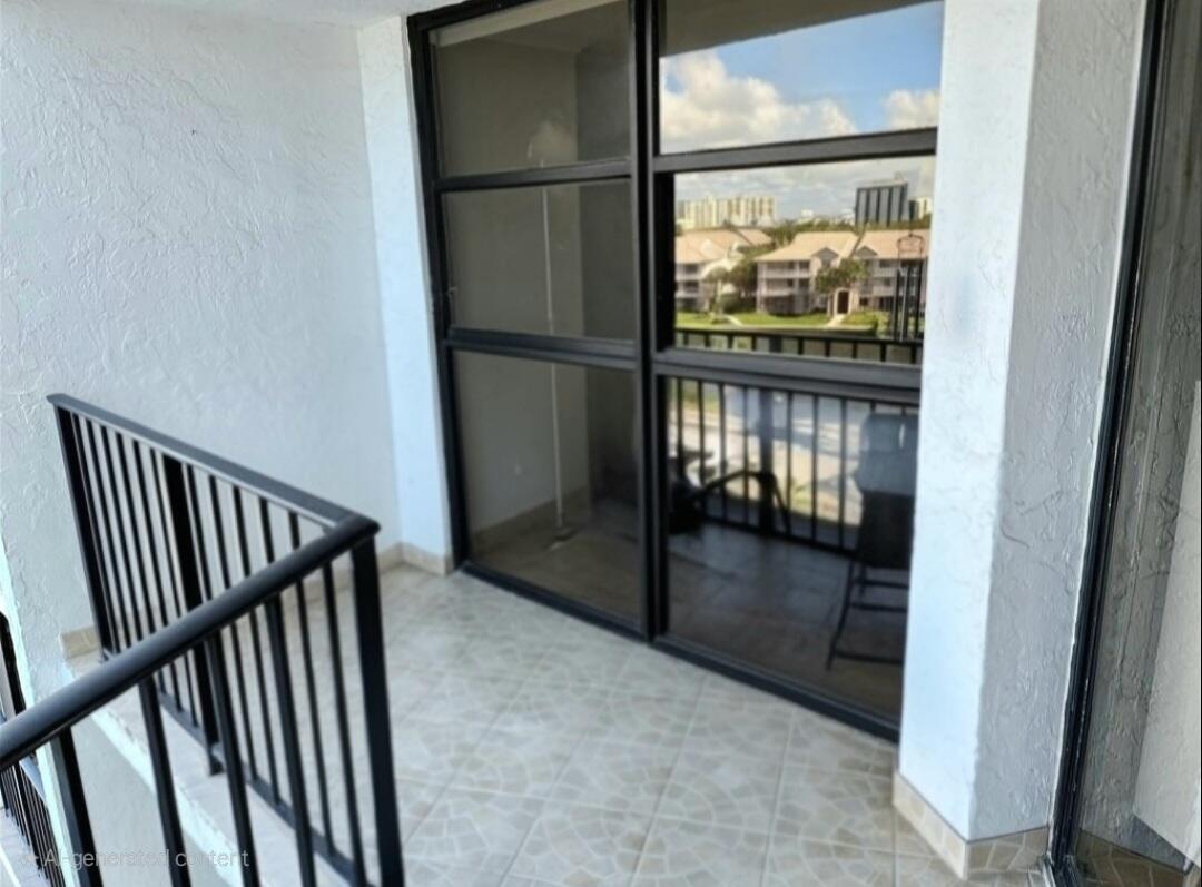 200 Leslie Drive 412