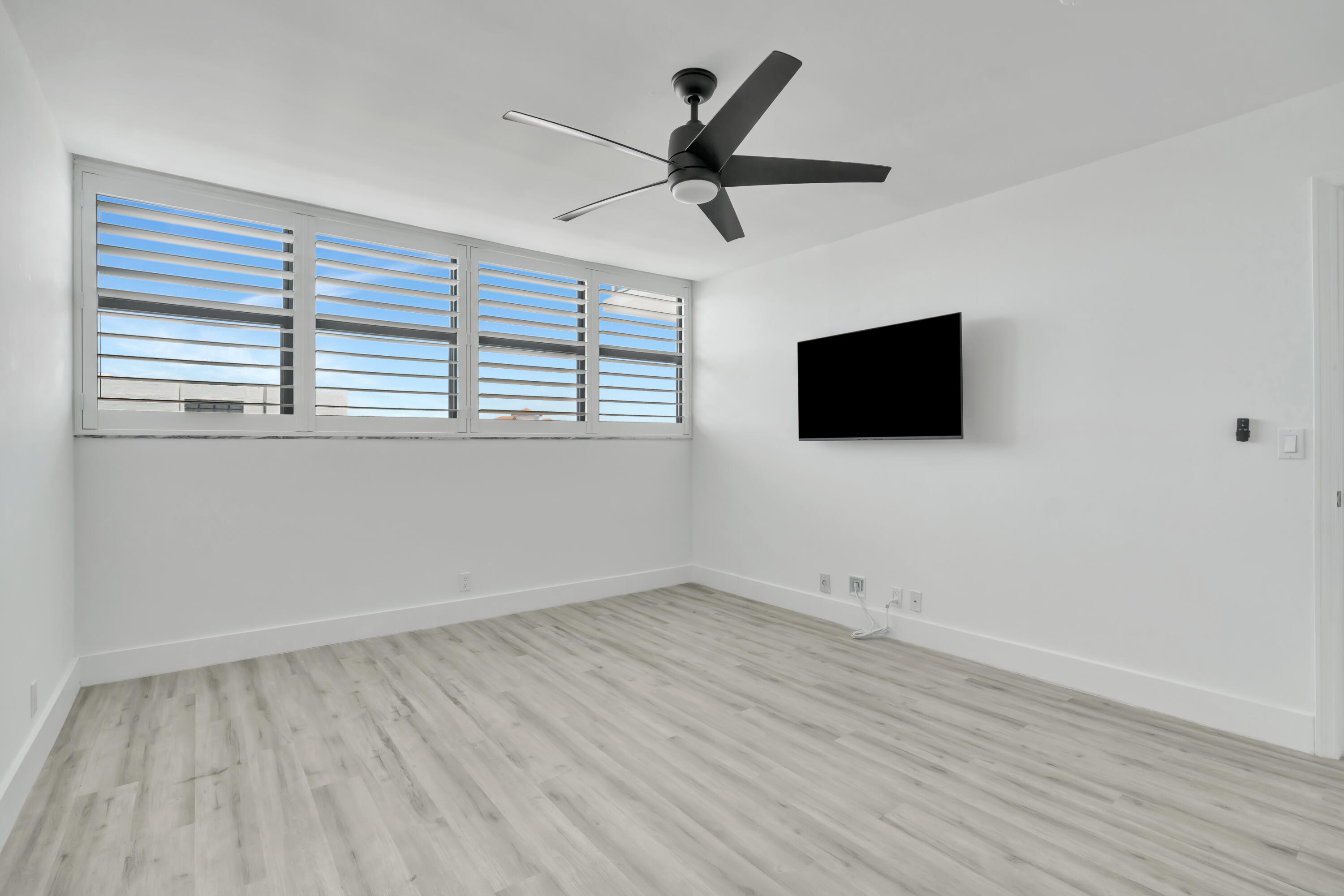 336 Golfview Road 1104