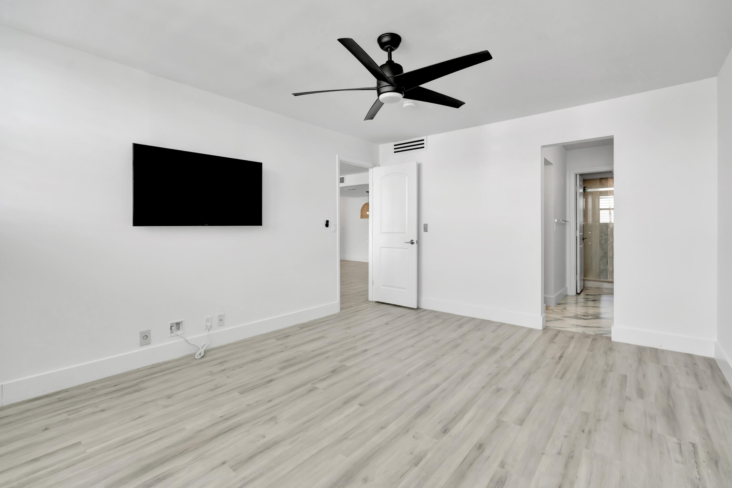 336 Golfview Road 1104