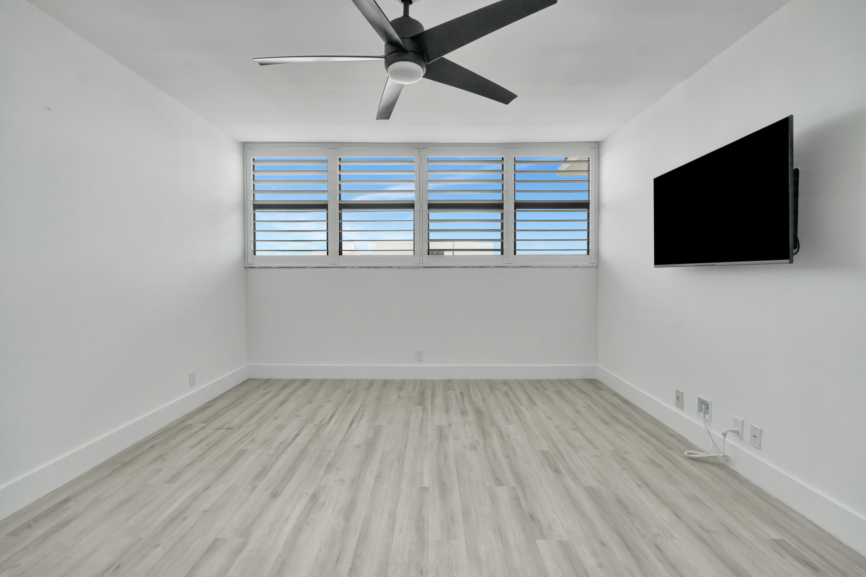 336 Golfview Road 1104