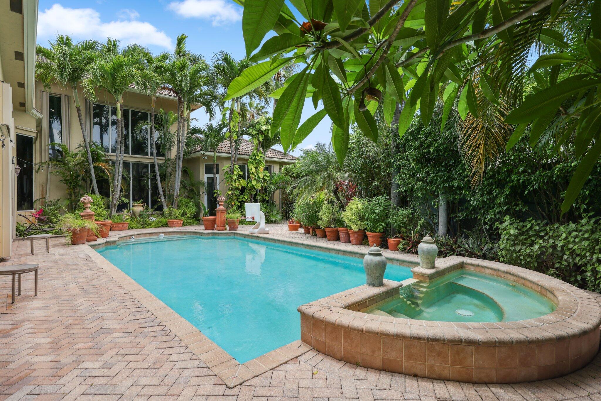 1018 Grand Court