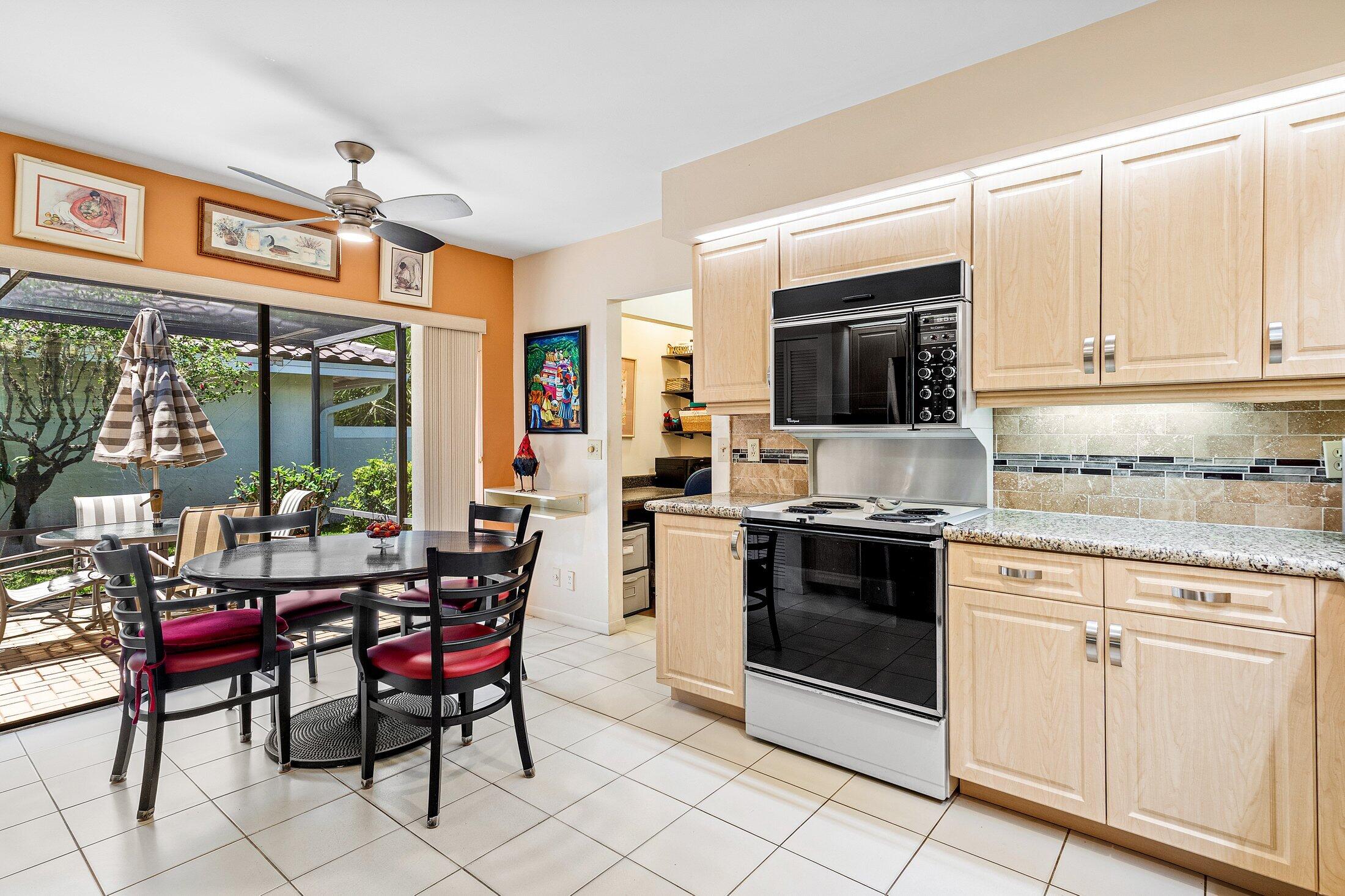 3 Glens Drive E