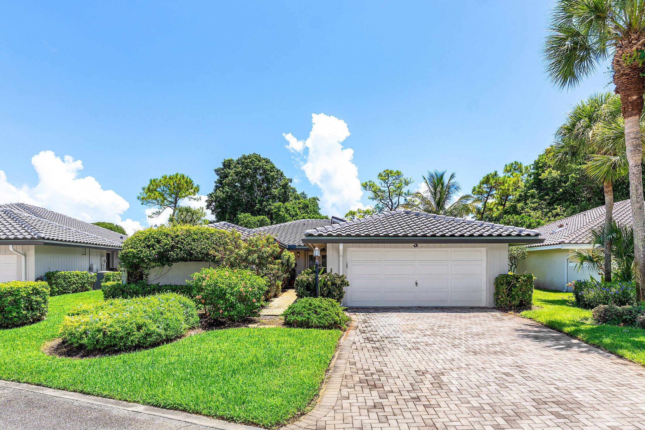 3 Glens Drive E