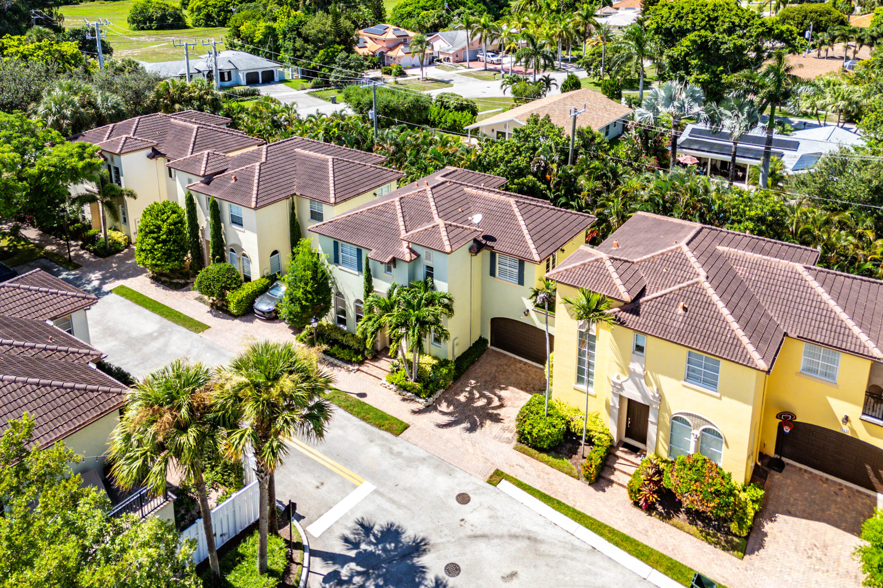 121 Via Poinciana Lane