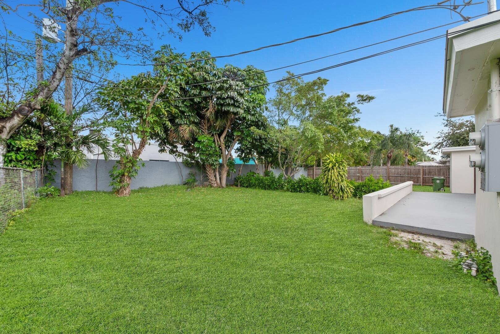 823-825 NW 30th Court 1-2