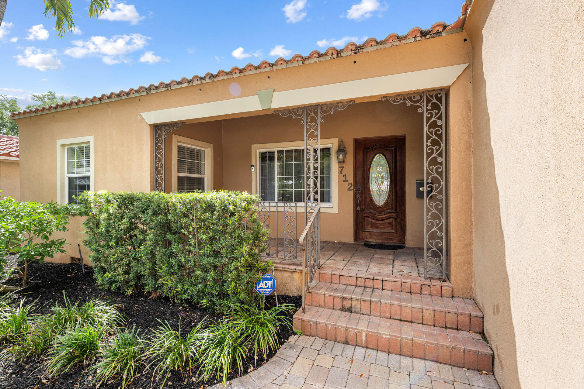 712 SE 11th Court